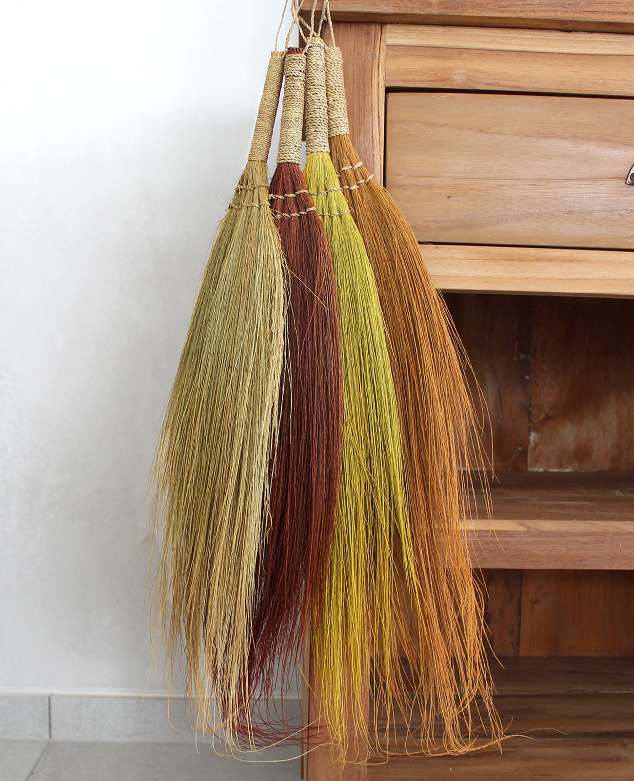 Set 4 - Pampus Long Broom - Natural colours