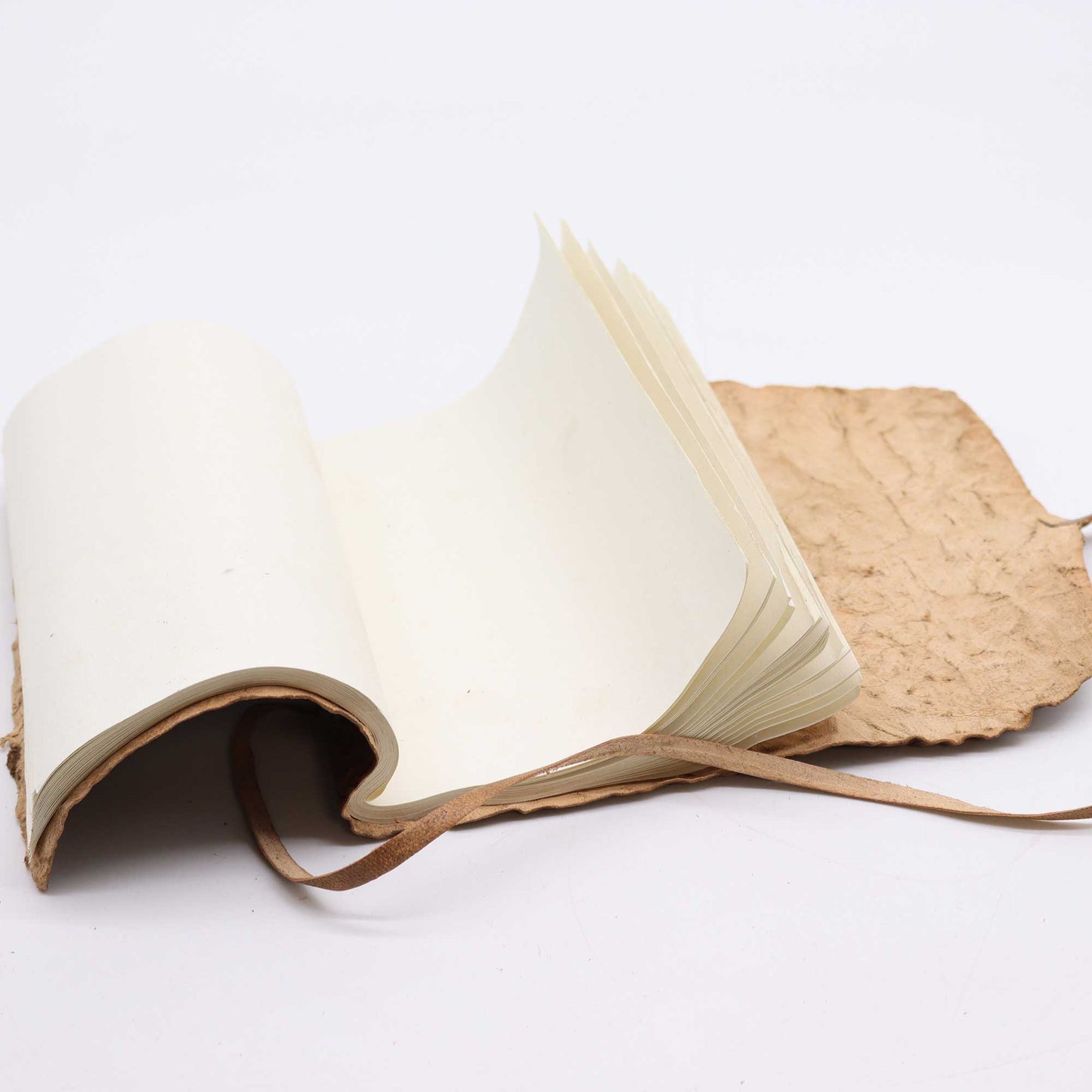 Rolled Leather Travel Notebook - 96 pages - Natural