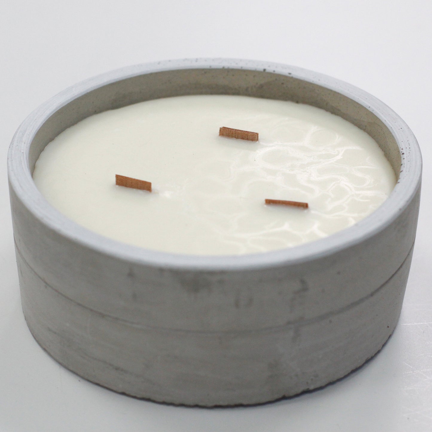 Large Concrete Soy Woodwick Candle - Crushed Vanilla & Orange